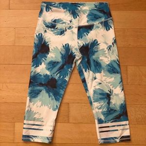 Fabletics cropped leggings